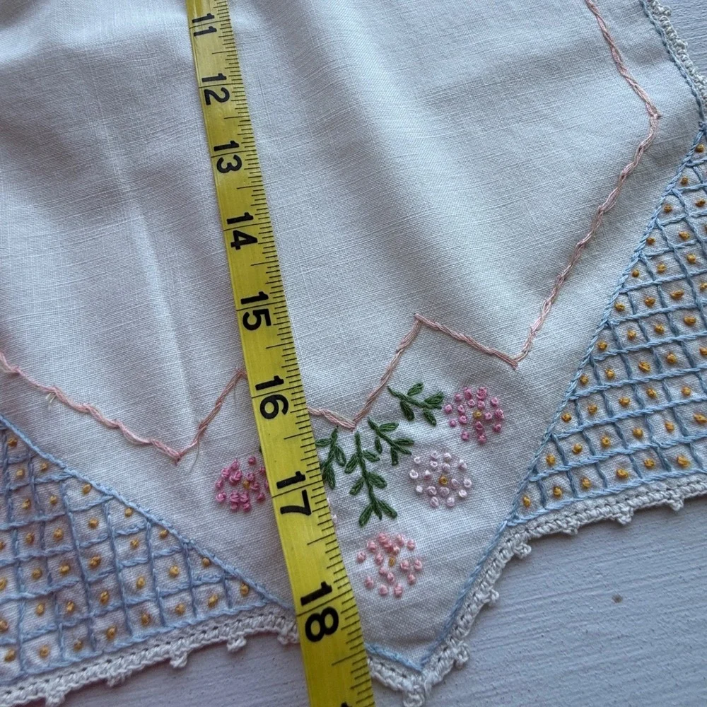 Vintage Hand Embroidered Linen Table Runner and Placemat Set White Floral